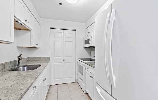 2 beds, 2 baths, 1,306 sqft, $4,500, Unit 418