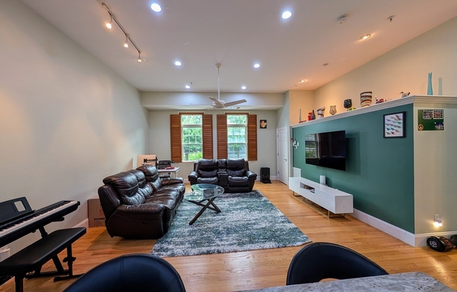 87 FRANKLIN ST