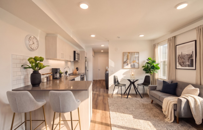 Studio, 1 bath, 688 sqft, $2,455, Unit 2