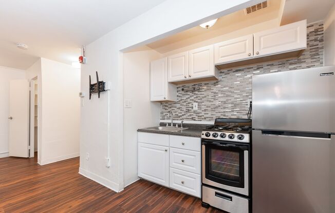 Studio, 1 bath, 371 sqft, $1,195, Unit N103