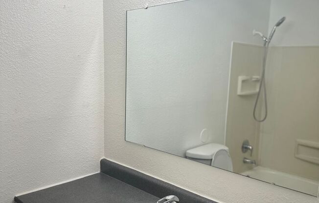 2 beds, 2 baths, 902 sqft, $1,195, Unit #140