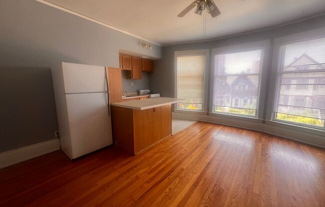 1830 N. Oakland Ave.