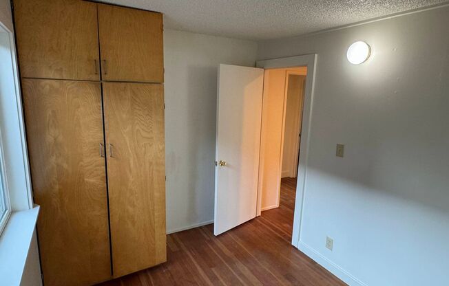 3 beds, 1 bath, $2,100