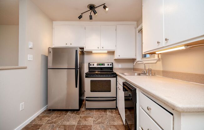 1 bed, 1 bath, 600 sqft, $1,775, Unit 18-11