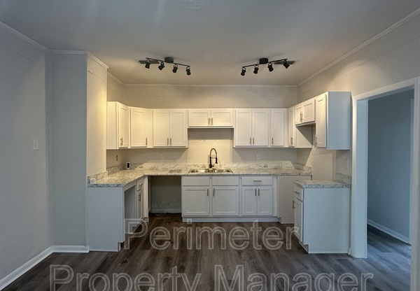 1804 CALLAHAN ST