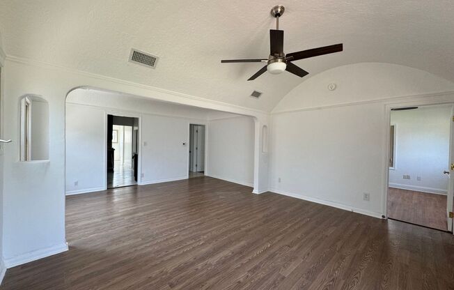 Charming Spanish-Style Home with a lot of Natural Light