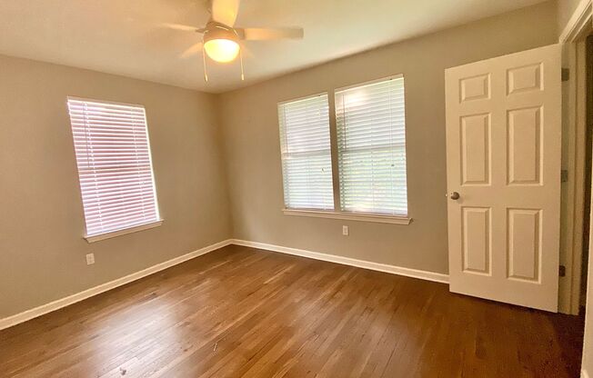 2 beds, 1 bath, 925 sqft, $1,250, Unit 1