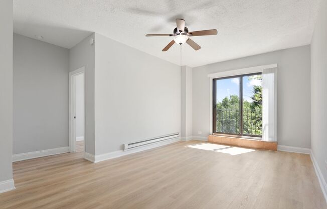 2 beds, 1 bath, 845 sqft, $2,550, Unit 303