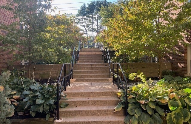 195 THOMAS BURGIN PKWY