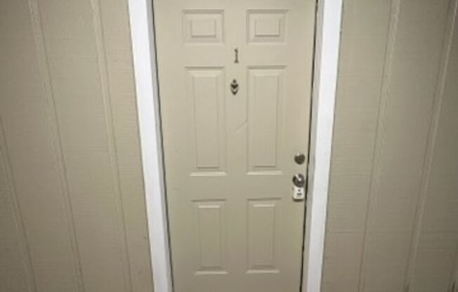 Renovated Condo Available in Sandy Springs!