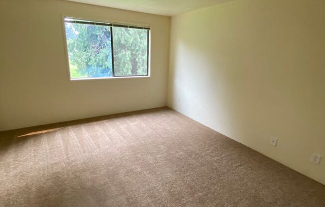 2 beds, 1.5 baths, 1,100 sqft, $1,697, Unit 0168