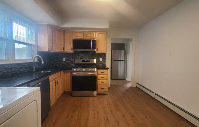 589 BRAMHALL AVE