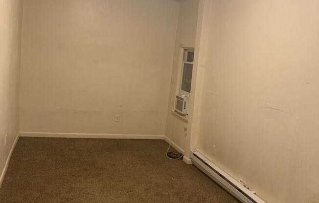 1 bed, 1 bath, $750, Unit Unit #2