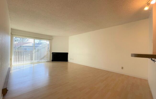 373 Half Moon Lane