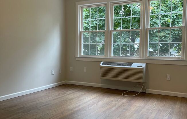 2 beds, 1 bath, 759 sqft, $2,250, Unit 208