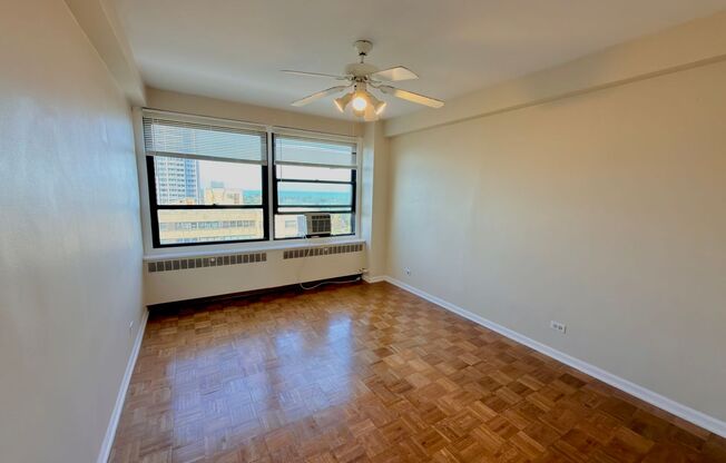1 bed, 1 bath, 700 sqft, $1,765, Unit 418-1411