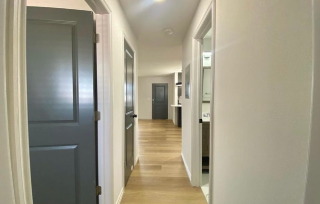 2 beds, 1 bath, 809 sqft, $1,399, Unit 41-7