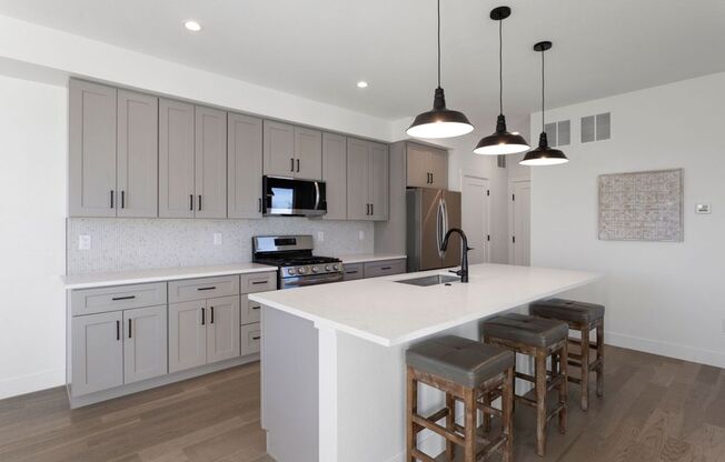 Modern New Construction Duplex in Desirable West Jefferson Park!