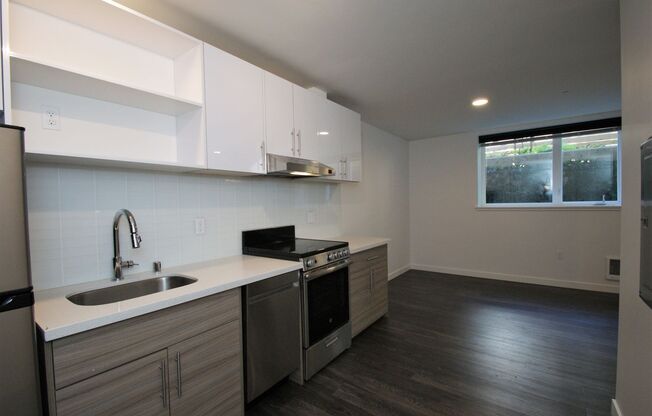 Studio, 1 bath, 356 sqft, $1,395, Unit 10 NEW