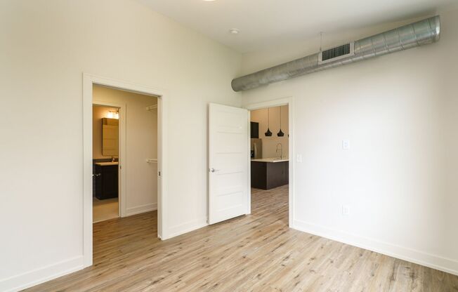 1 bed, 1 bath, $1,405, Unit 1050 N 4th St. Apt. 417