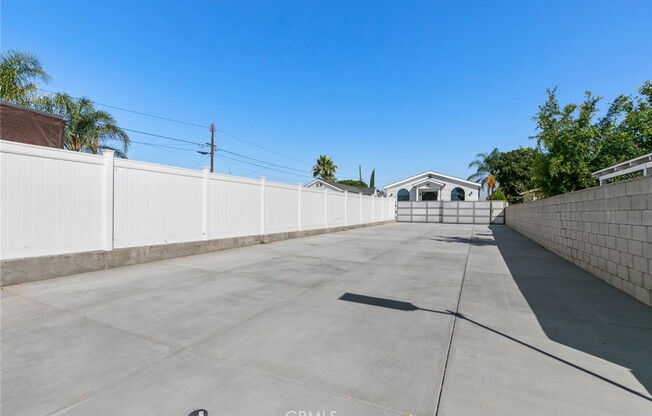 10863 NETTLETON ST