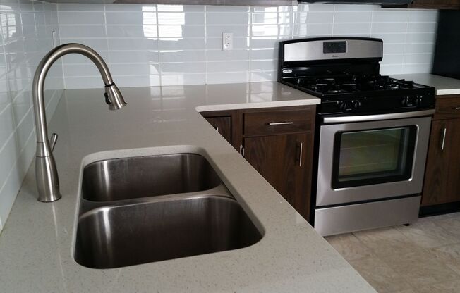 Cozy Rental - South Side Flats