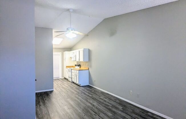 2 beds, 2 baths, $1,400