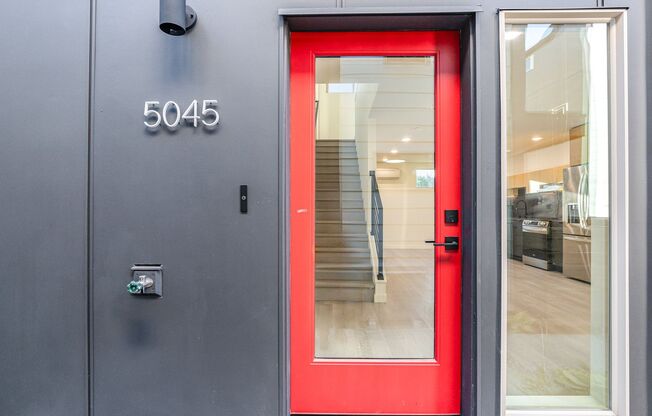 Opportunity to rent a new construction home in West Seattle 3 Bed, 2 Bath SFH - $2,900 / monthly!!!