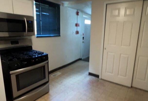 3 beds, 2 baths, 2,000 sqft, $1,500