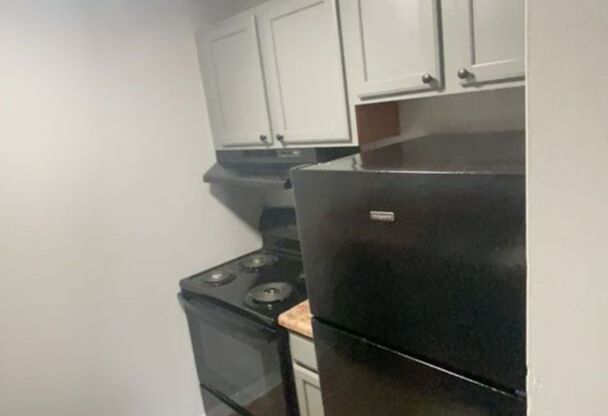 2 beds, 1.5 baths, 900 sqft, $920, Unit 615-301