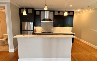 2 beds, 2 baths, 1,284 sqft, $3,850, Unit 4