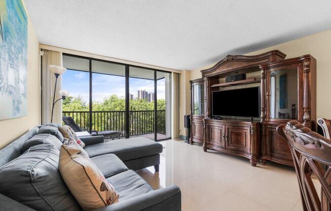 3401 N Country Club Dr