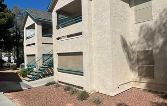 Captivating and Impeccable 3 Bedroom, 2 Bathroom in gated community