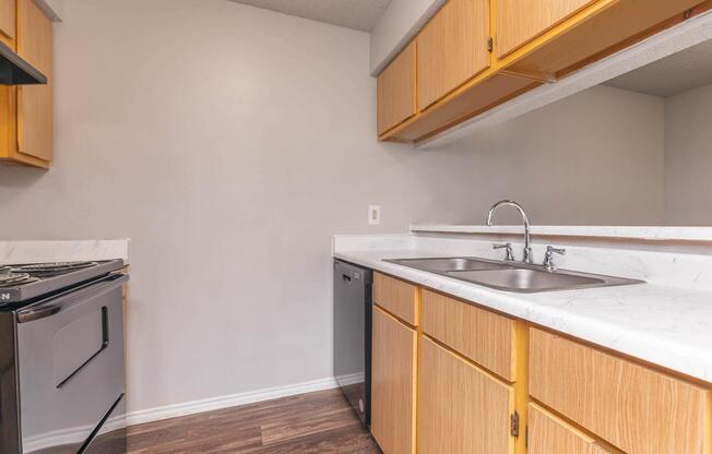 2 beds, 2 baths, 810 sqft, $1,230