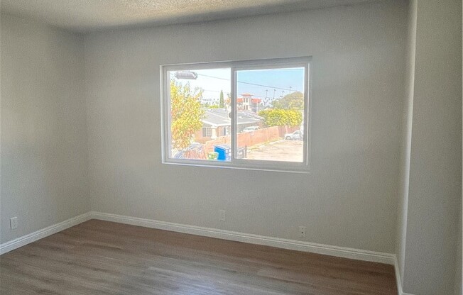 703 W ANAHEIM ST