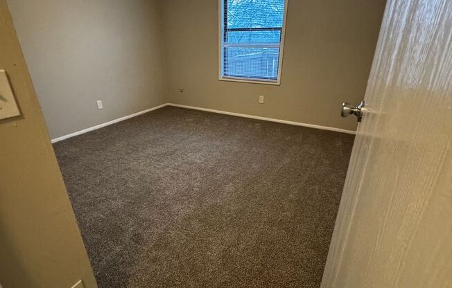 1 bed, 1 bath, 634 sqft, $839, Unit 1919 UC