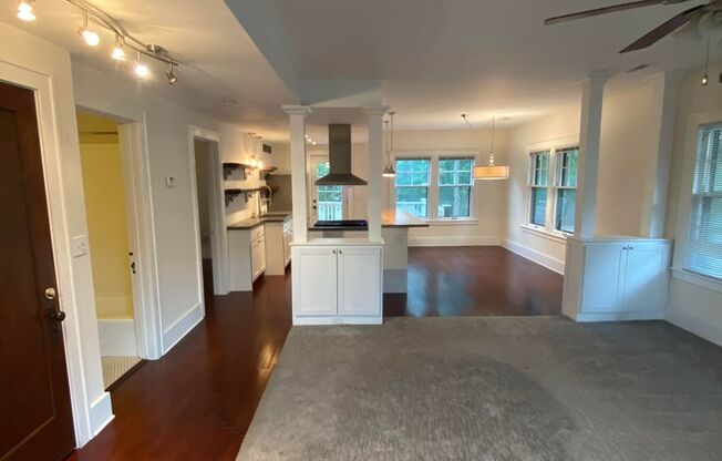Charming 3-Bedroom, 1 1/2 Bath Upper Duplex in Beautiful Garfield Park Neighborhood