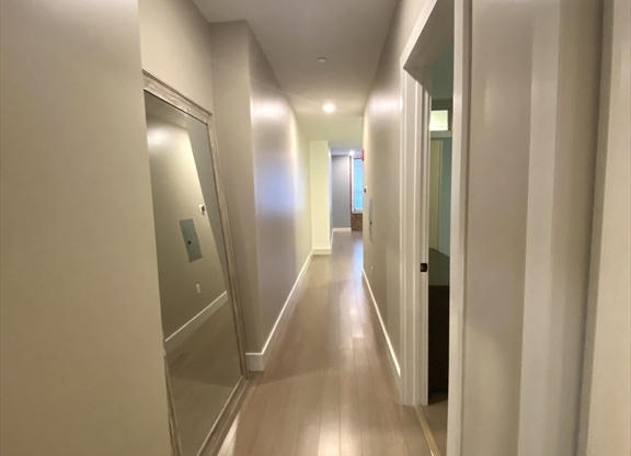 1 bed, 1.5 baths, 895 sqft, $3,800, Unit 304