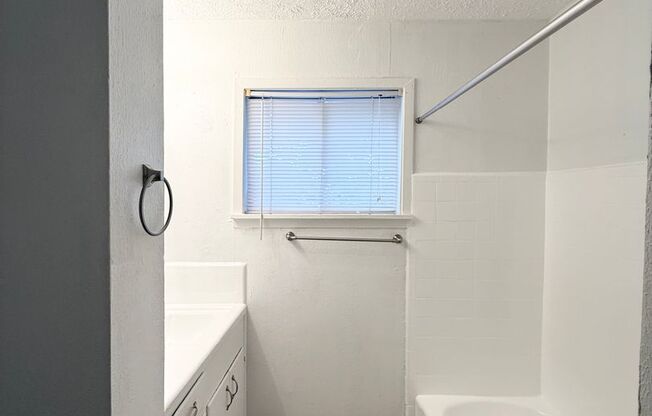 1 bed, 1 bath, $795, Unit MA903