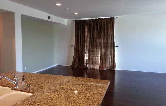 Available July 2024 - Spacious Townhome - 3 Bedrooms plus loft