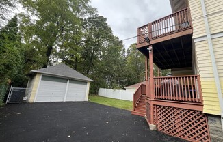 3 beds, 1 bath, 1,300 sqft, $3,200, Unit 2