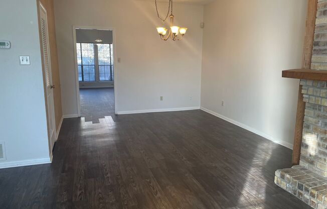 Spacious Townhome in Grapevine