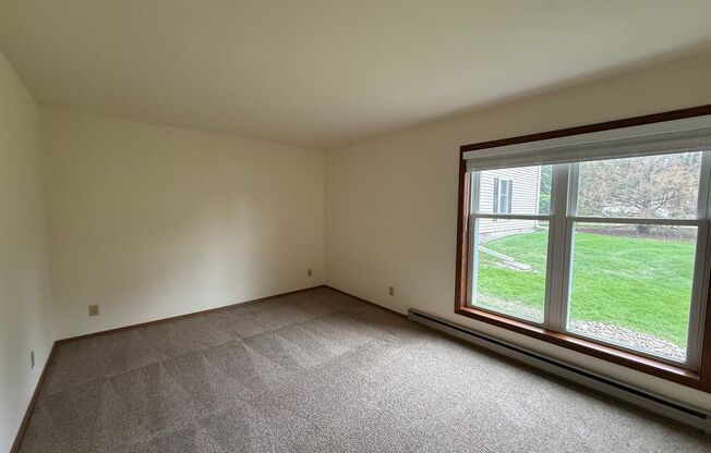 2 beds, 1 bath, 965 sqft, $1,615, Unit 7502CA
