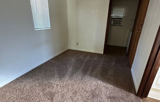 1 bed, 1 bath, $925, Unit C