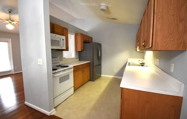 2 bedroom 2 bath unit ready for you to move in!