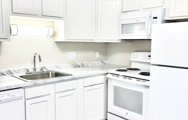 2 beds, 1 bath, 800 sqft, $1,345