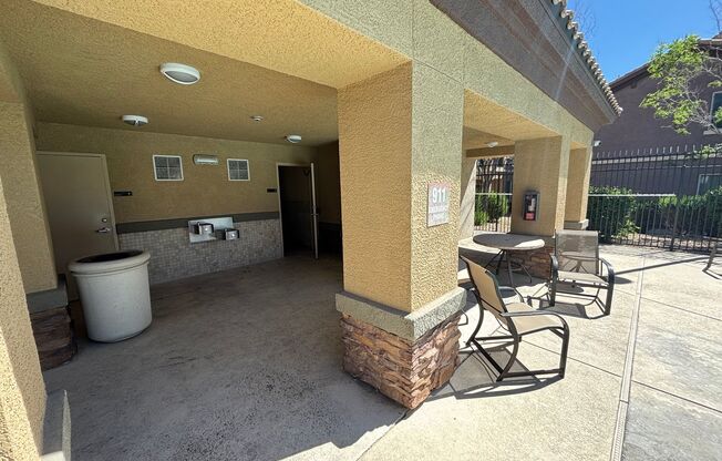 3 beds, 2 baths, $1,850, Unit UNIT 2022