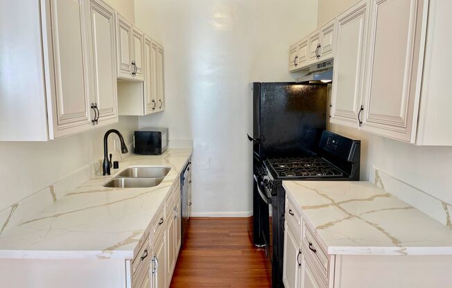 Studio, 1 bath, $1,900, Unit 406