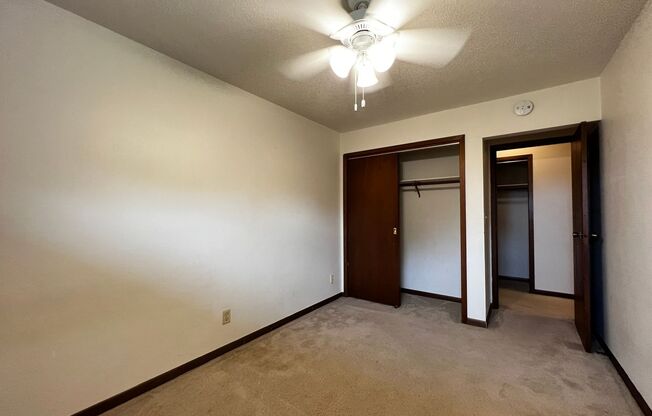 2 beds, 1 bath, 800 sqft, $895, Unit #06