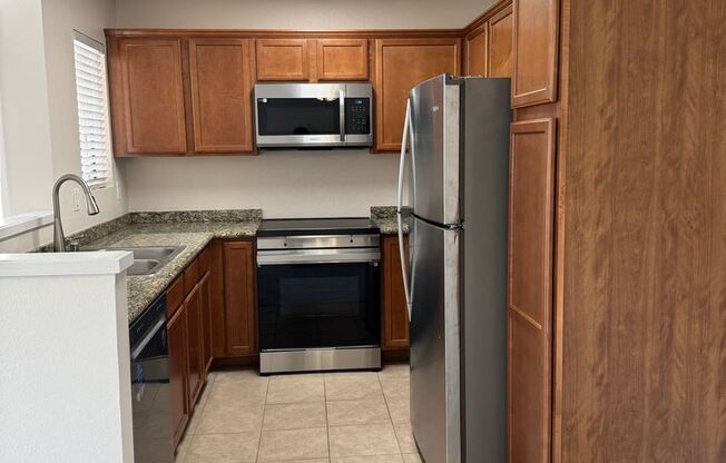 $400 off first months rent!! And 1 bed 1 ba available now!